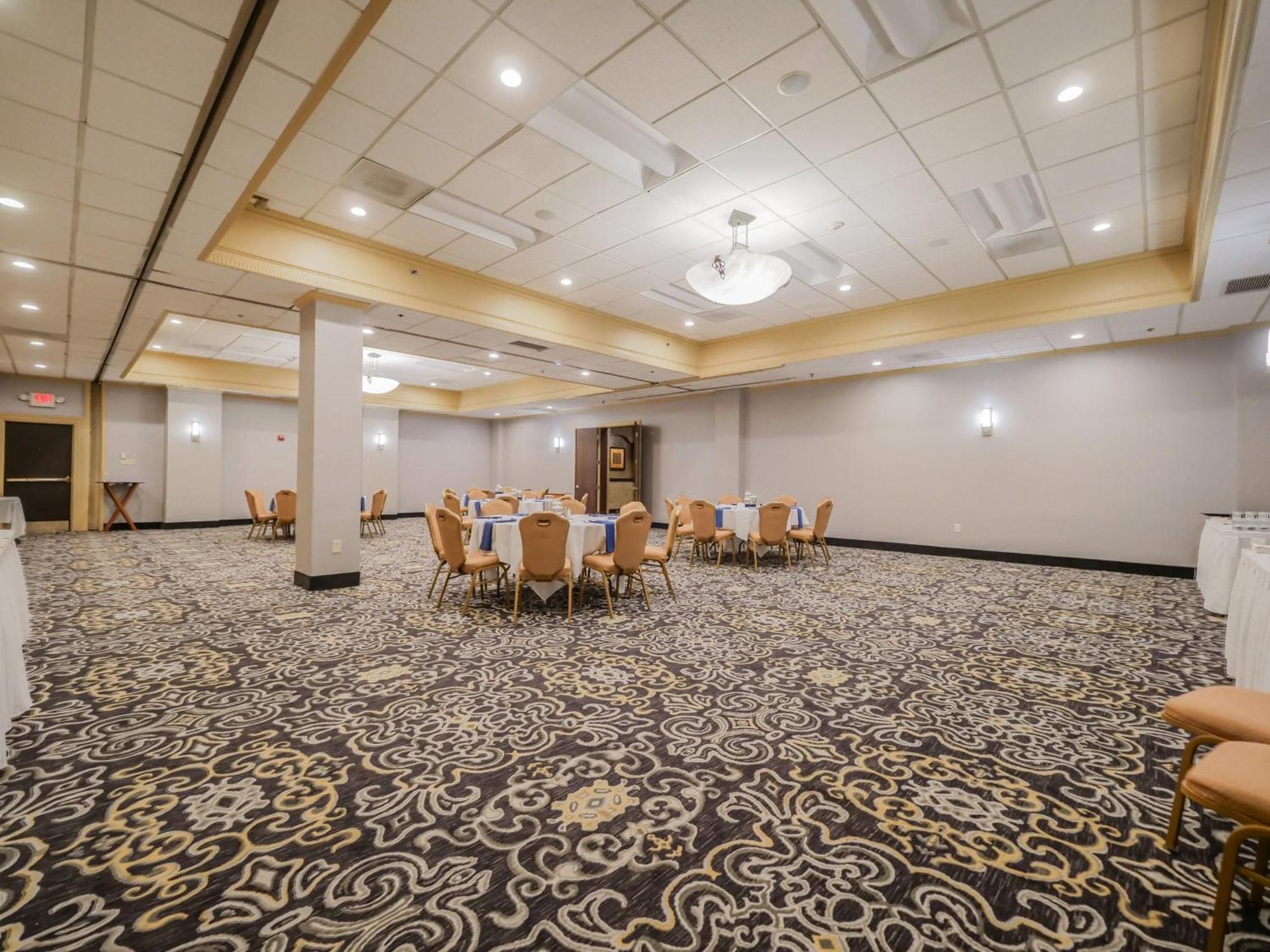 Crowne Plaza Cleveland Airport By Ihg Hotell Middleburg Heights Eksteriør bilde