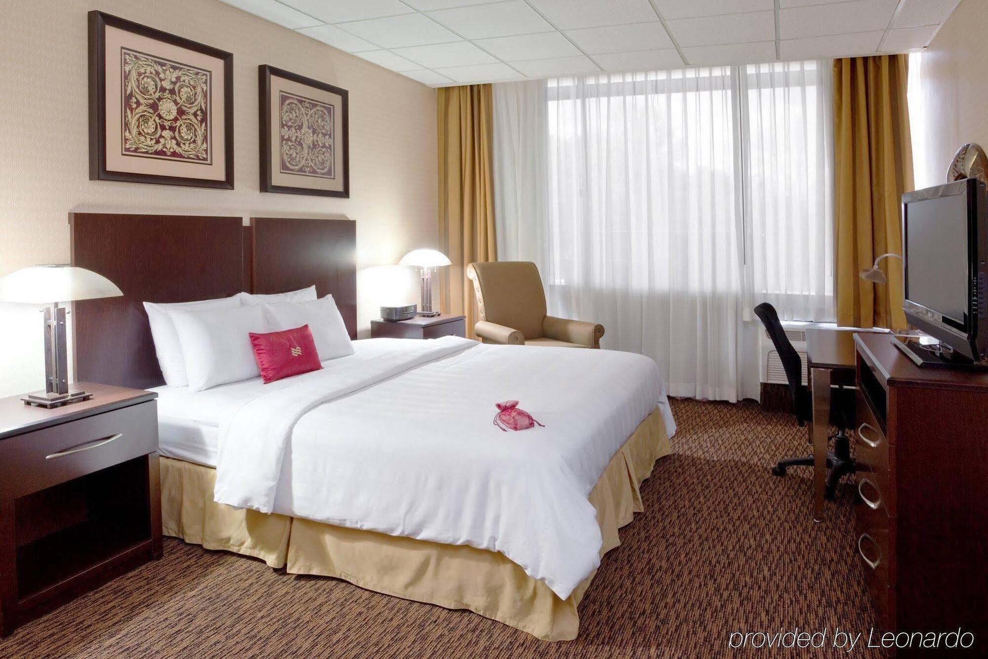 Crowne Plaza Cleveland Airport By Ihg Hotell Middleburg Heights Eksteriør bilde